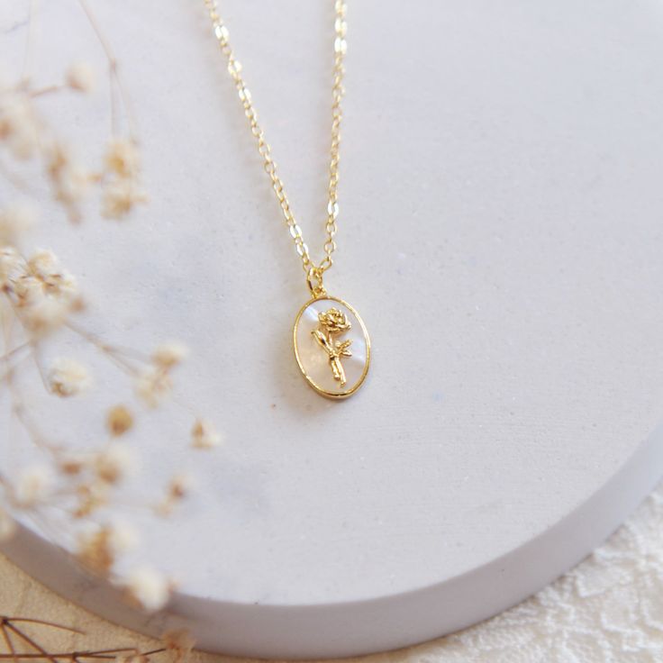 Birth flower necklace