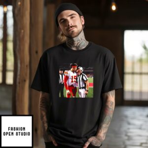 Patrick Mahomes Kissing NFL Referee T-Shirt