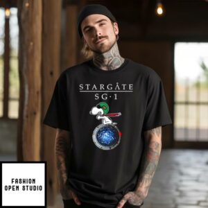 Snoopy Stargate SG 1 T-Shirt