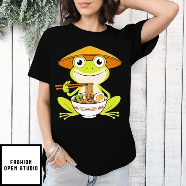 Cute Kawaii Frog Eating Noodles In Ramen Bowl T-Shirt