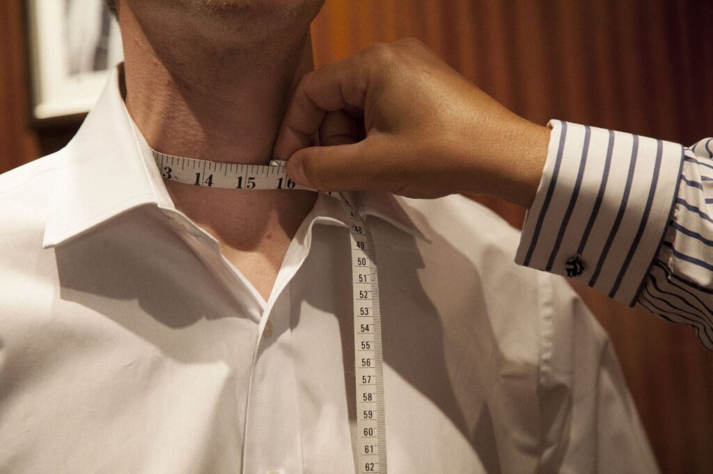 how to measure shirt size 4