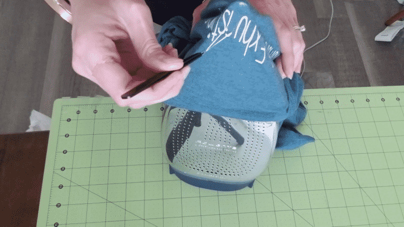 How to Remove Vinyl from a Shirt 2