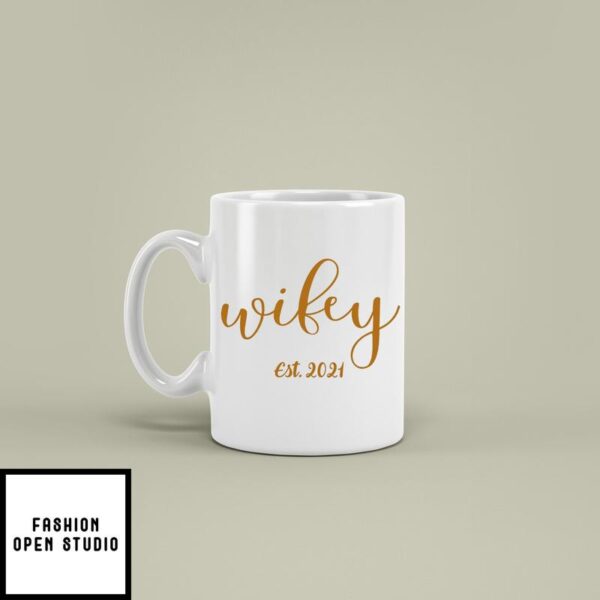 HubbyWifey Customized Name And Year Valentine Day Mug