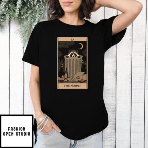 The Hermit – Raccoons Tarot T-Shirt Unisex