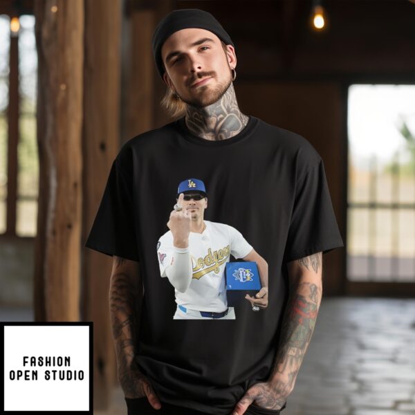 Los Angeles Dodgers Kike Hernandez Ring Middle Finger T-Shirt