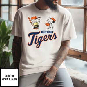 Peanuts Charlie Brown And Snoopy Detroit Tigers T-Shirt