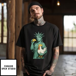 Statue Of Liberty Taco Trump Always Chickens Out Funny 2025 T-Shirt