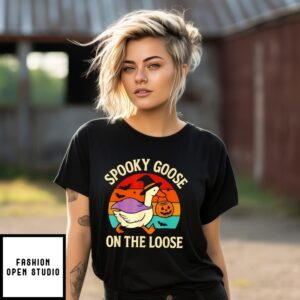 Spooky Goose On The Loose Vintage Halloween T-Shirt