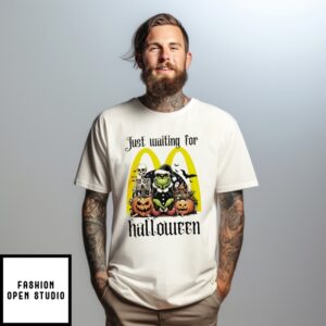 Grinch Just Waiting For Mcdonald’S Halloween Goth T-Shirt