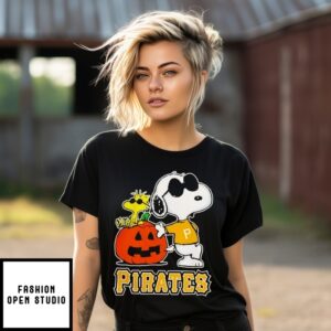 Pittsburgh Pirates Snoopy Woodstock Pumpkin Halloween T-Shirt