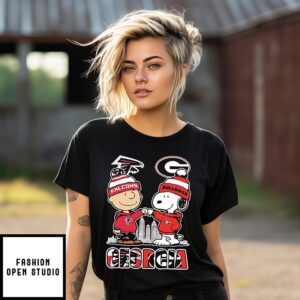 Charlie Brown Falcons And Snoopy Bulldogs Georgia Sports City Skyline T-Shirt