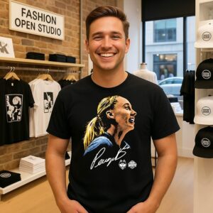 Paige Bueckers Uconn Huskies Portrait Signature T-Shirt