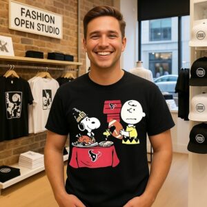 Snoopy And Charlie Brown X Houston Texans Football Happy Thanksgiving T-Shirt