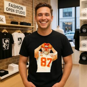 Travis Kelce Kansas City Chiefs NFL Love Hand T-Shirt