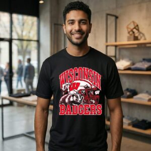 NCAA Football Wisconsin Badgers Vintage Helmet T-Shirt