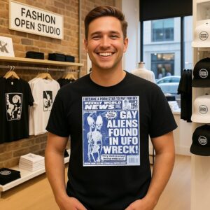 Weekly World News Gay Aliens Found In Ufo Wreck T-Shirt