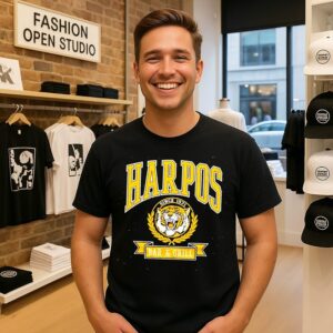 Harpos Bar & Grill Since 1971 Tiger Vintage Style T-Shirt