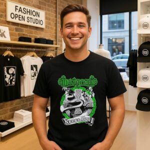 Movingroom Never Bow Celtic Cross Snake Clover T-Shirt