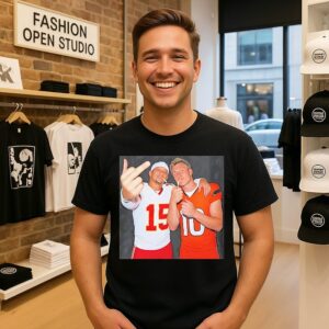 Bo Nix And Patrick Mahomes Smoking Middle Finger T-Shirt