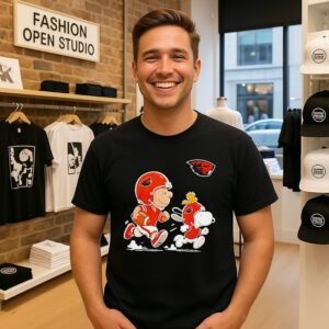 Oregon State Beavers X Charlie Brown Woodstock And Snoopy Football Running T-Shirt