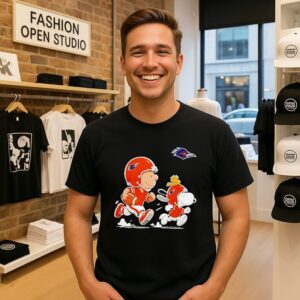 Utsa Roadrunners X Charlie Brown Woodstock And Snoopy Football Running NCAA T-Shirt