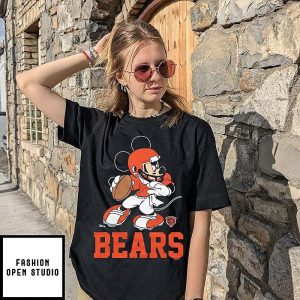 Mickey Mouse Quarterback X Chicago Bears Disney Cartoon T-Shirt