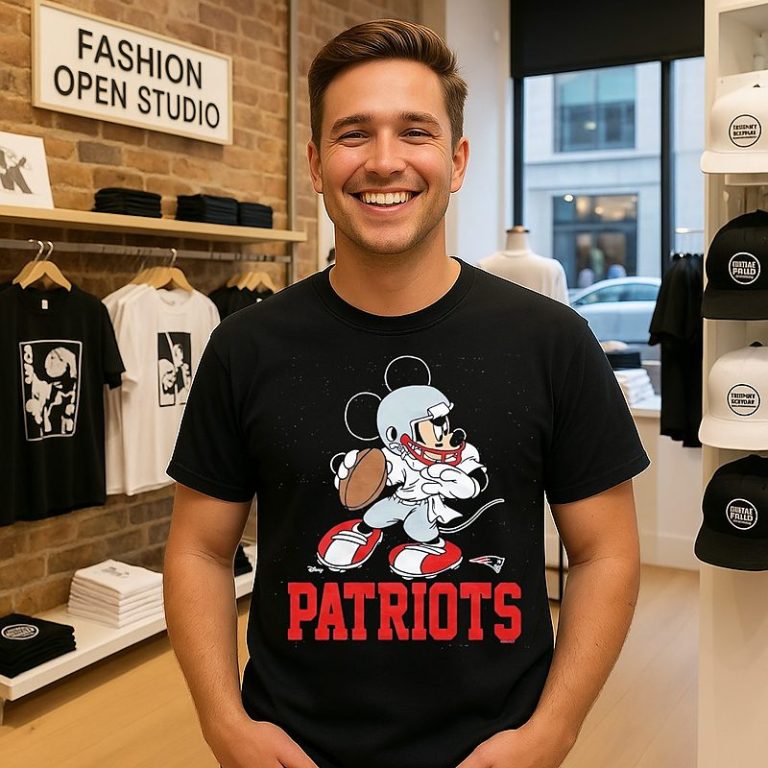 Mickey Mouse Quarterback X New England Patriots Disney Cartoon T-Shirt